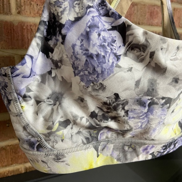 🟣3/$10 Mondetta Floral Sports Bra, Size 8 - Picture 2 of 7